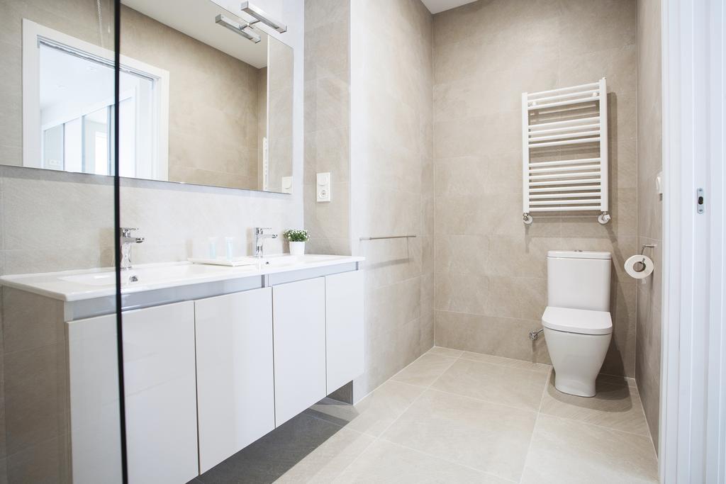 Urbieta Center - Iberorent Apartments Сан Себастиан Екстериор снимка